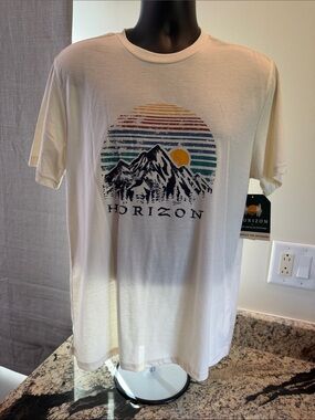 Horizon Men’s Cream Mountain Graphic Tee